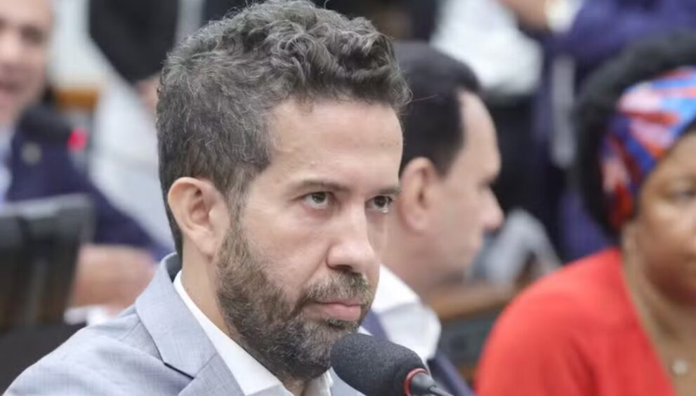 defesa-de-janones-pede-retomada-imediata-do-canal-“exercito-do-lula”-no-whatsapp