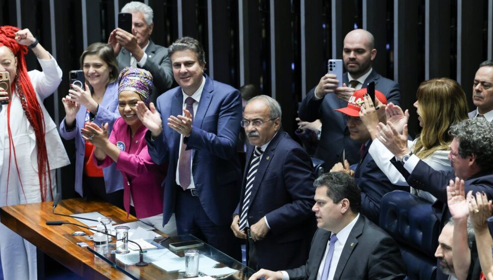 senado-aprova-fim-da-escala-6×1-e-reducao-da-jornada-de-trabalho-para-40-horas-semanais