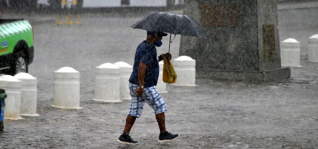 inmet-emite-alerta-de-tempestade-para-139-cidades-da-bahia