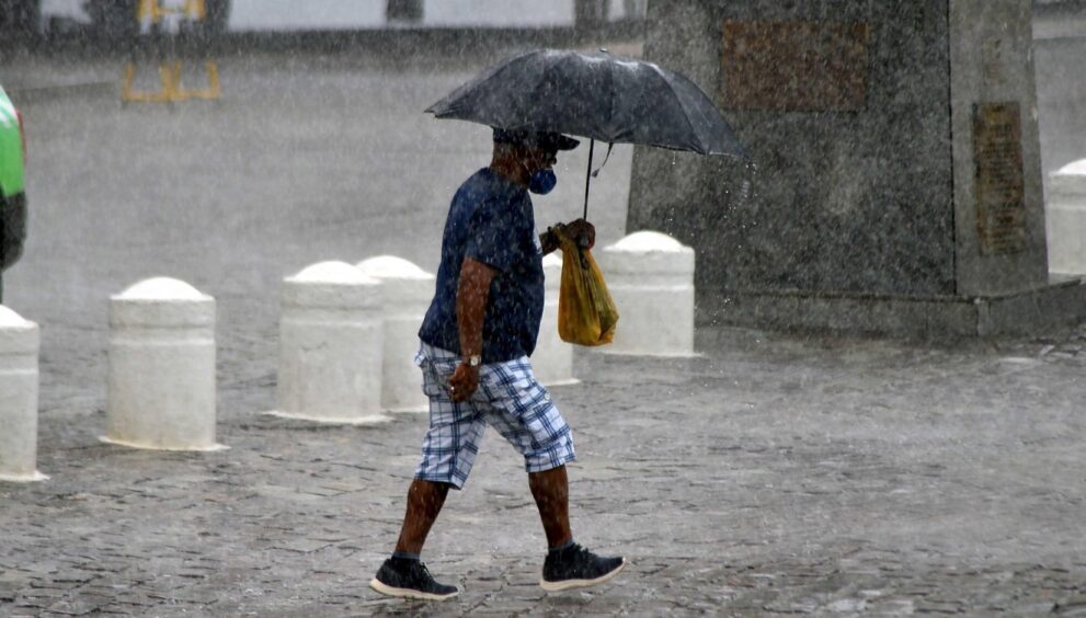 inmet-emite-alerta-de-tempestade-para-139-cidades-da-bahia