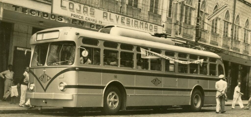 em-nova-cronica,-mk-lembra-o-tempo-em-que-o-transporte-publico-em-salvador-era-movido-a-onibus-eletricos