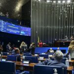 Ruas e redes se tornam eixo da campanha de Lula e forçam Flávio Bolsonaro a reagir