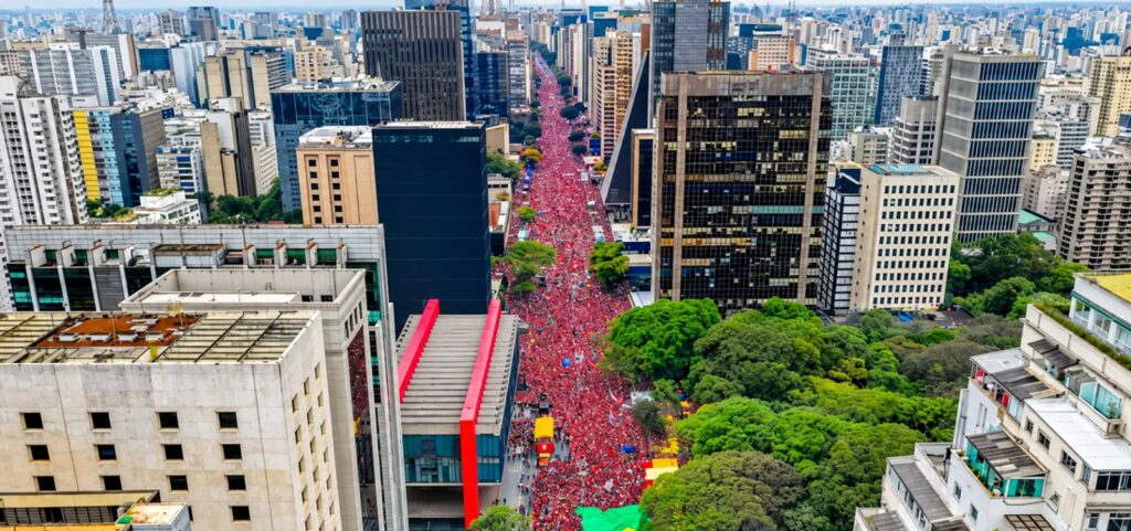 ruas-e-redes-se-tornam-eixo-da-campanha-de-lula-e-forcam-flavio-bolsonaro-a-reagir