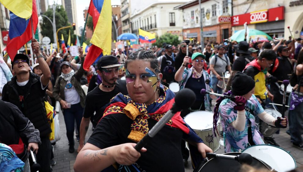 colombia:-milhares-protestam-apos-decreto-endurecer-regras-contra-atos