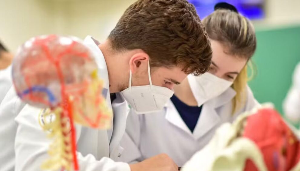 congresso-aprova-“oab-da-medicina”-com-tres-etapas-de-avaliacao-durante-a-graduacao