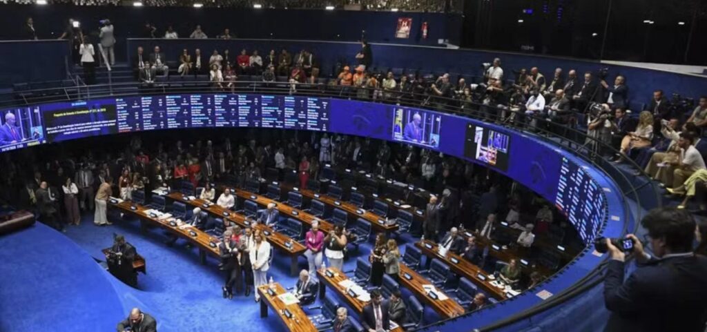 lider-do-pt-propoe-maioridade-penal-aos-16-anos-para-crimes-hediondos;-oposicao-quer-reducao-para-ate-14-anos