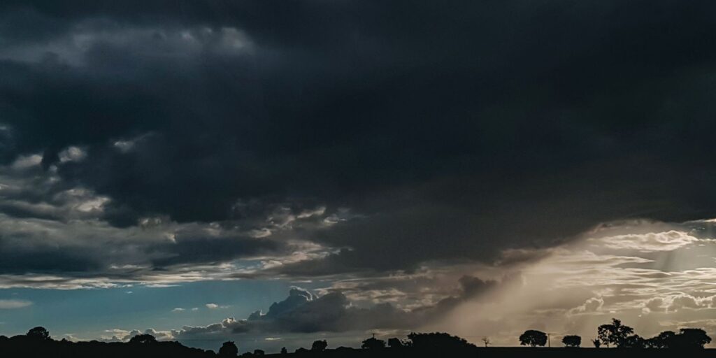 inmet-alerta-para-tempestades-em-18-estados-e-no-df-nesta-quinta