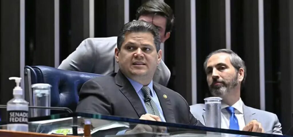 alcolumbre-retira-pec-da-seguranca-de-pauta-apos-impasse-sobre-maioridade-penal