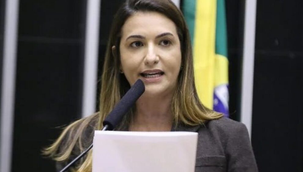 deputada-roberta-roma-volta-a-ser-internada-apos-sentir-dores-no-peito-em-salvador