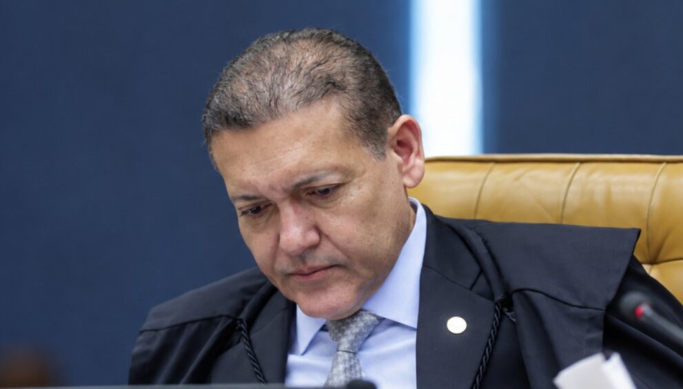 kassio-nunes-e-a-ligacao-com-vorcaro,-favorecimentos-e-festinha-de-luxo-com-cinco-garotas:-o-que-revelam-as-mensagens-da-pf