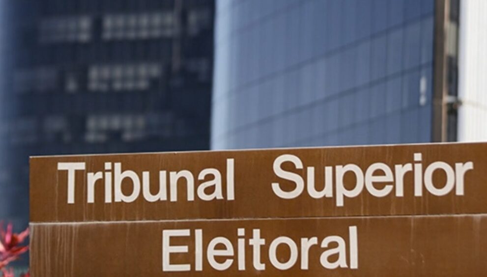 tse-nega-pedido-de-flavio-bolsonaro-para-barrar-atos-da-une-pro-lula-no-segundo-turno