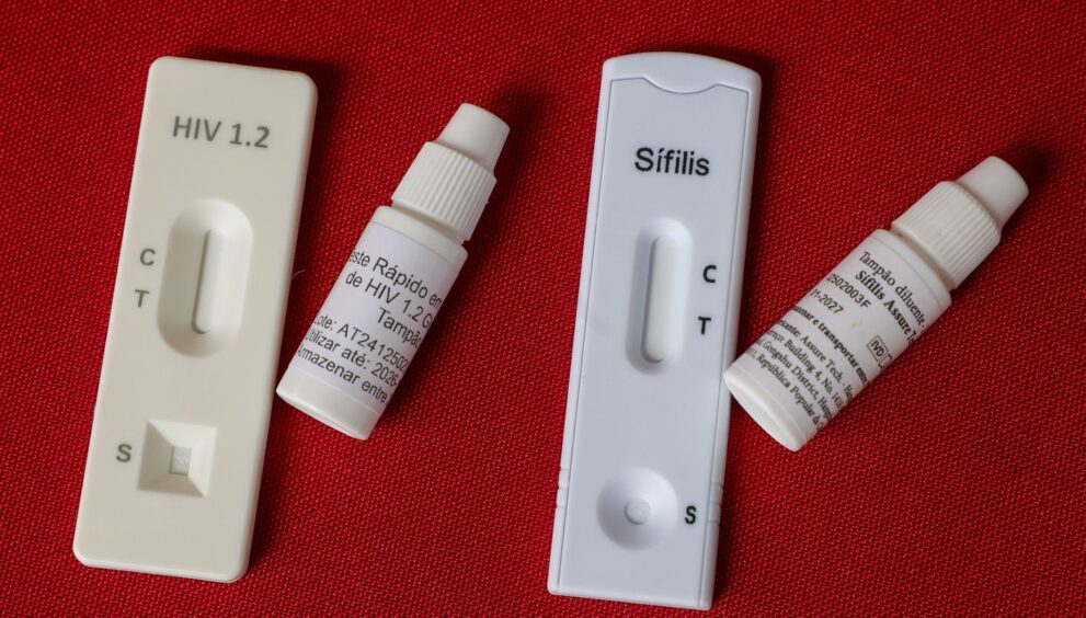 dia-de-combate-a-sifilis:-saiba-como-prevenir-e-identificar-sintomas