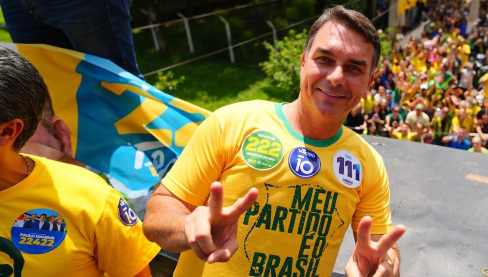justica-libera-entrega-de-titulo-de-cidadao-soteropolitano-a-flavio-durante-ato-politico-em-salvador