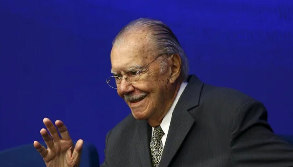 jose-sarney-recebe-alta-apos-nove-dias-de-internacao-e-cirurgia-abdominal