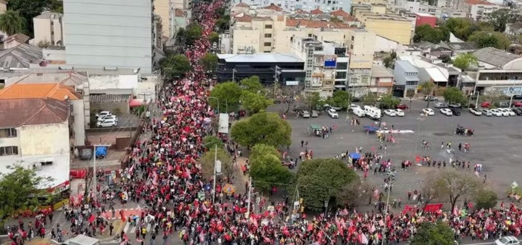 alem-de-salvador,-atos-em-apoio-a-reeleicao-de-lula-ocorrem-em-dezenas-de-capitais