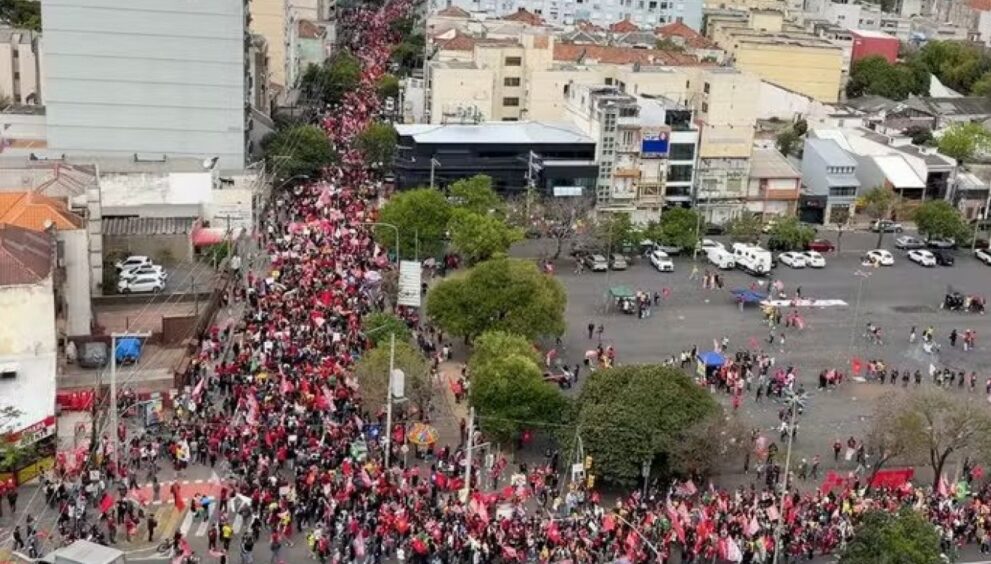 alem-de-salvador,-atos-em-apoio-a-reeleicao-de-lula-ocorrem-em-dezenas-de-capitais