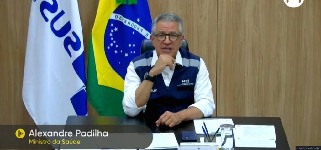 alexandre-padilha-critica-negacionismo-na-pandemia-e-pede-que-brasil-nao-esqueca-as-700-mil-mortes