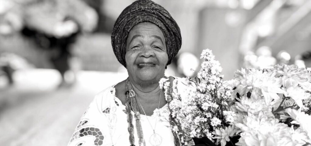 morre-regina,-ultima-representante-viva-da-“santissima-trindade-do-acaraje”,-aos-74-anos