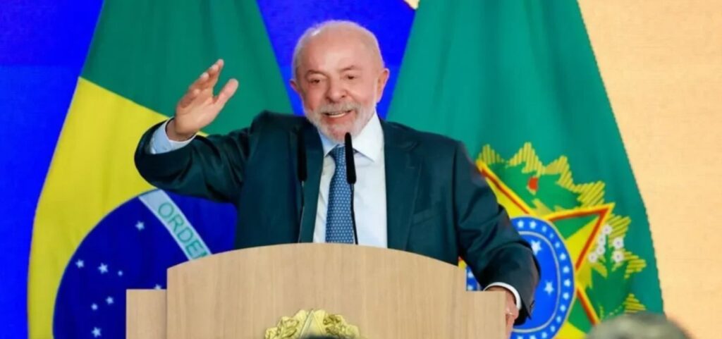 lula-diz-que-entregara-autorizacao-para-abrir-sigilo-bancario-e-cobra-flavio-bolsonaro