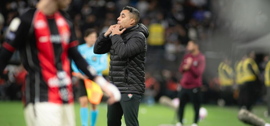 jair-ventura-valoriza-empate-do-vitoria-com-o-corinthians:-ponto-importante