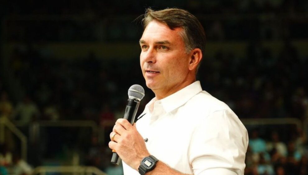 flavio-bolsonaro-rejeita-desafio-de-lula-para-abrir-sigilos,-diz-coluna