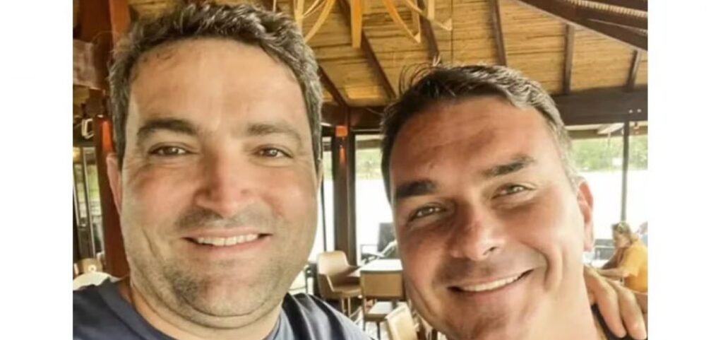 advogado-pede-que-richarlison-seja-impedido-de-publicar-sobre-disputa-por-ilha-ligada-a-flavio-bolsonaro