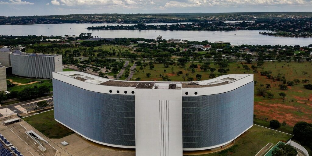 eleicao:-ministro-do-tse-cobra-regras-iguais-para-candidatos-nas-redes
