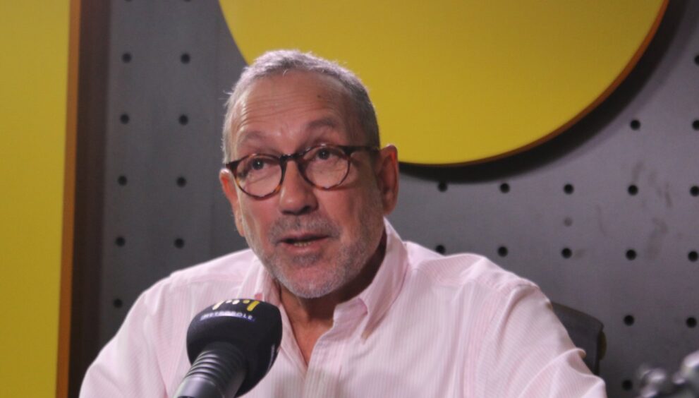 casemiro-neto-critica-postura-de-flavio-bolsonaro-em-debate-e-diz-que-candidato-nao-apresentou-propostas
