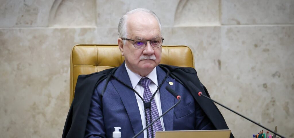 “um-tribunal-que-pretende-substituir-o-debate-politico-trai-sua-missao”,-diz-fachin,-presidente-do-stf