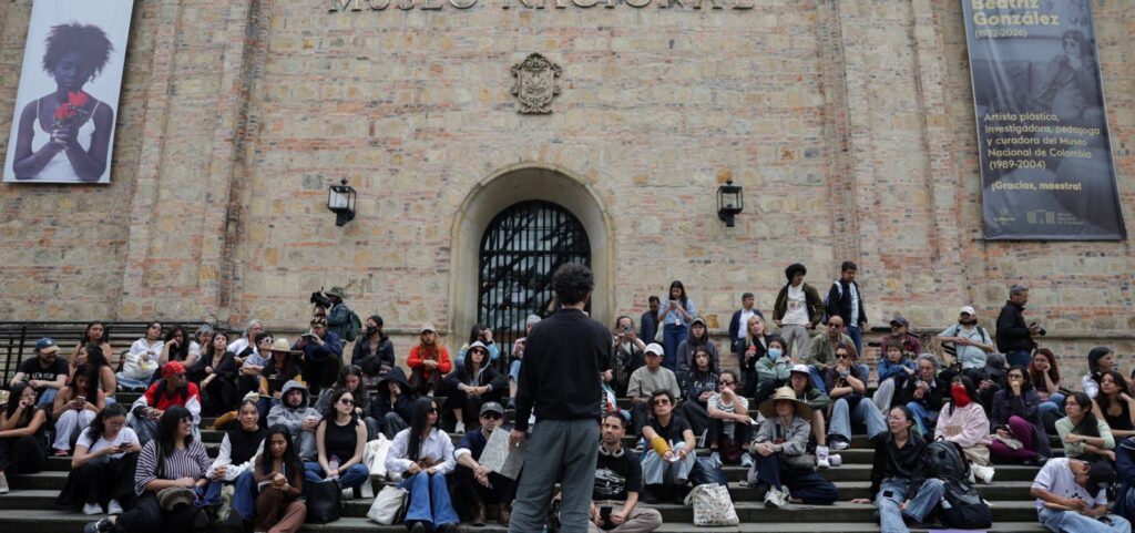 presidente-da-colombia-manda-retirar-itens-sobre-feminismo-e-direitos-lgbtqia+-de-museu