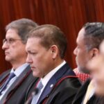 Presidente da Colômbia manda retirar itens sobre feminismo e direitos LGBTQIA+ de museu