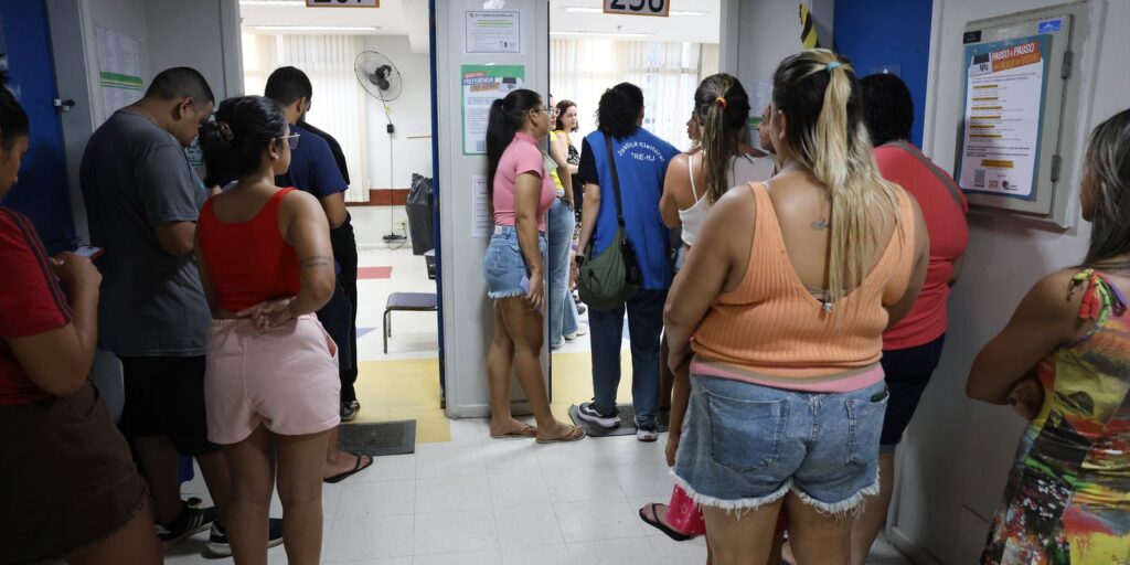 moradores-da-mare-relatam-dificuldades-para-votar-no-primeiro-turno