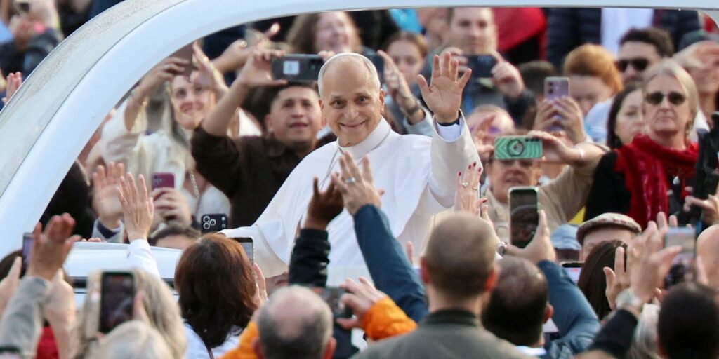 papa-leao-xiv-realiza-primeira-audiencia-no-vaticano-apos-cirurgia