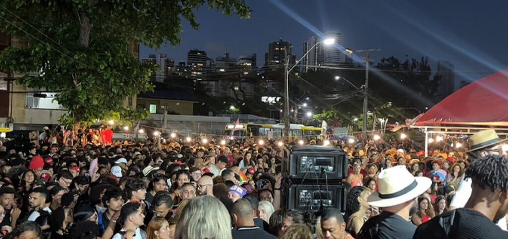 erika-hilton-reune-multidao-de-apoiadores-em-salvador-em-evento-pro-lula