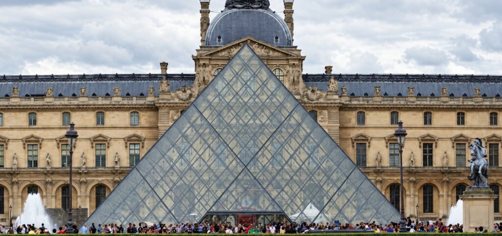 museu-do-louvre-sera-fechado-neste-sabado-devido-a-ondas-de-protestos-na-franca