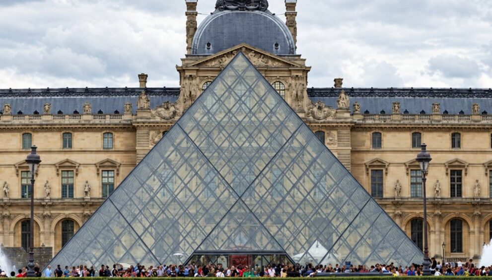 museu-do-louvre-sera-fechado-neste-sabado-devido-a-ondas-de-protestos-na-franca