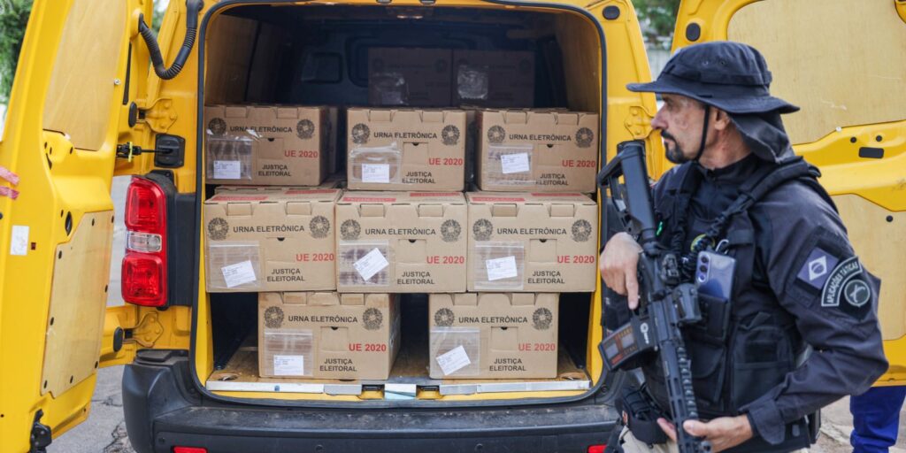 eleicoes:-25-mil-militares-atuarao-no-apoio-ao-segundo-turno