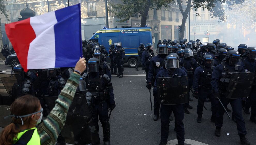 ataque-a-tiros-nos-arredores-de-paris-deixa-um-morto-e-quatro-feridos