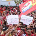 Lula participa de ato em Copacabana