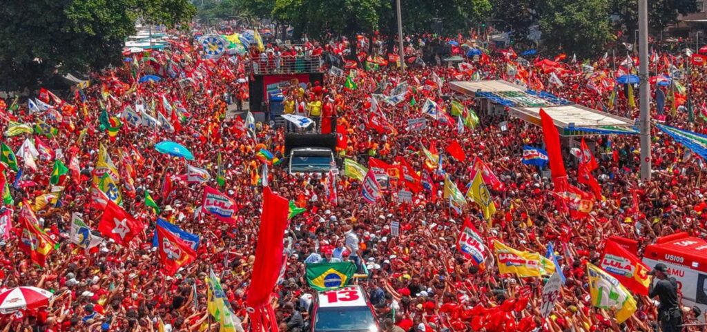 lula-participa-de-ato-em-copacabana