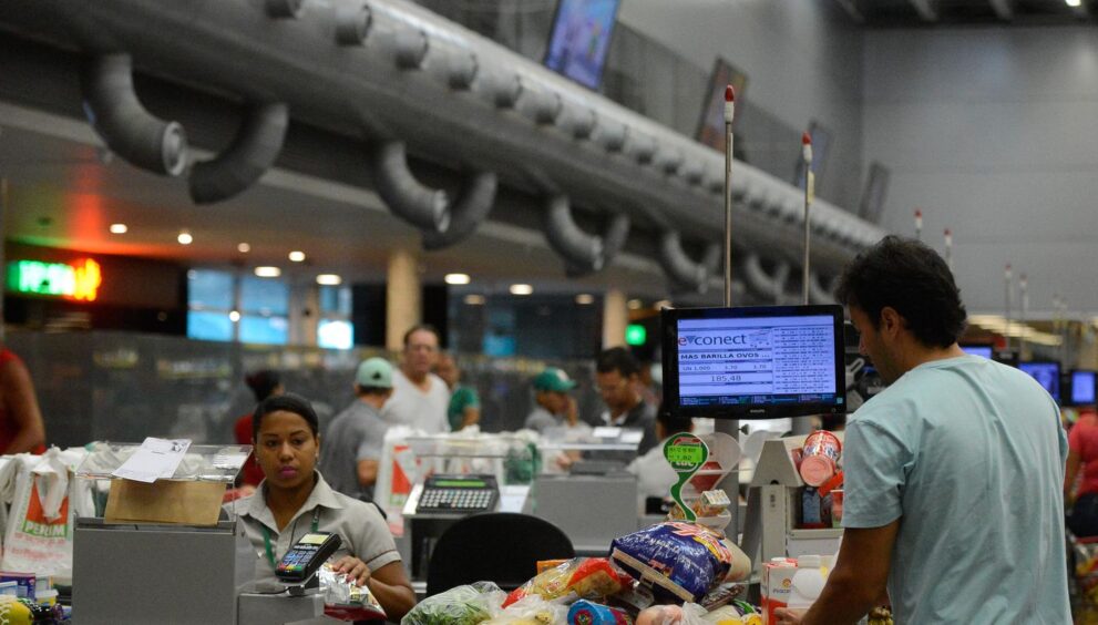 trabalhadores-em-servico-neste-domingo-podem-se-ausentar-para-votar