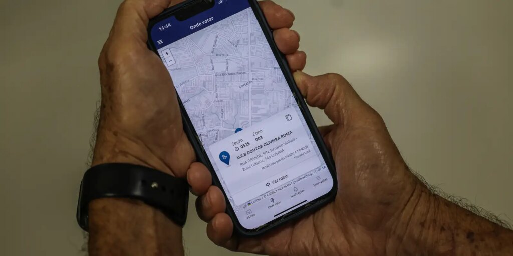 mais-de-300-mil-pessoas-votam-em-transito-neste-domingo