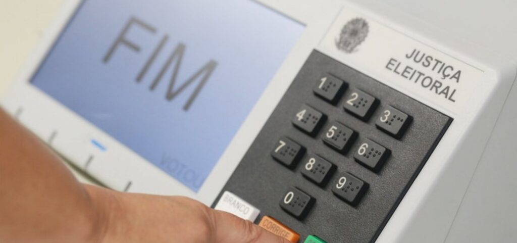 bahia-substitui-130-urnas-eletronicas-e-registra-dez-prisoes-de-eleitores