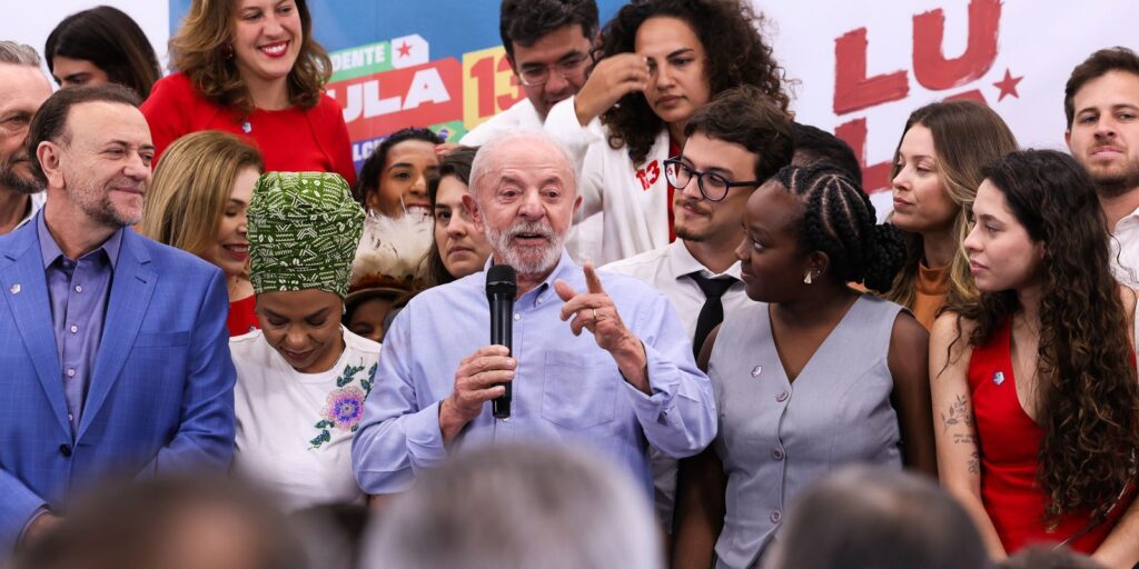 lula-tem-mais-de-51%-dos-votos-e-e-reeleito-para-quarto-mandato