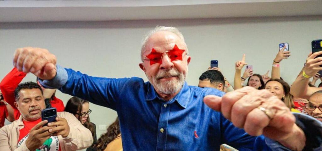lula-se-emociona-ao-agradecer-apoio-dos-eleitores:-“vamos-mudar-o-jeito-de-governar-esse-pais”