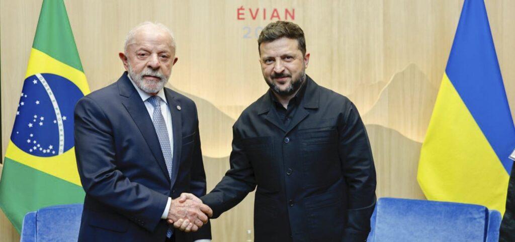 zelensky-parabeniza-lula-pela-vitoria-e-propoe-ampliar-cooperacao-com-o-brasil