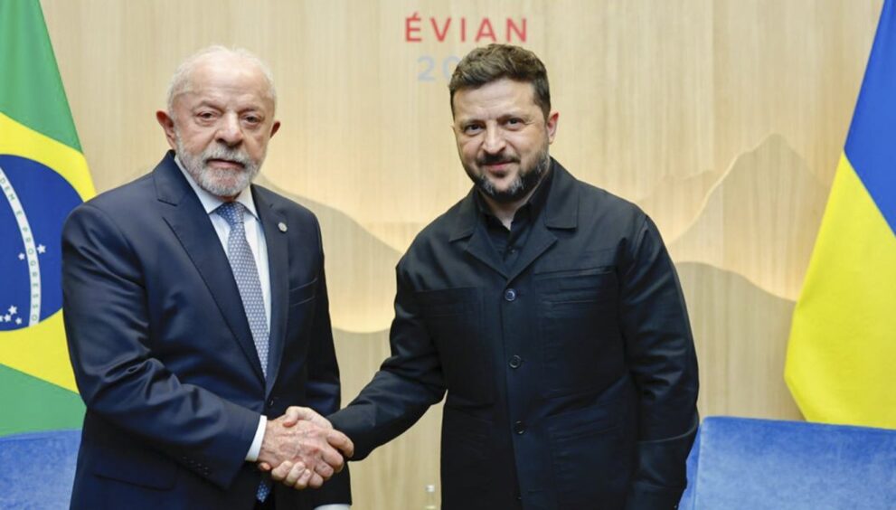 zelensky-parabeniza-lula-pela-vitoria-e-propoe-ampliar-cooperacao-com-o-brasil