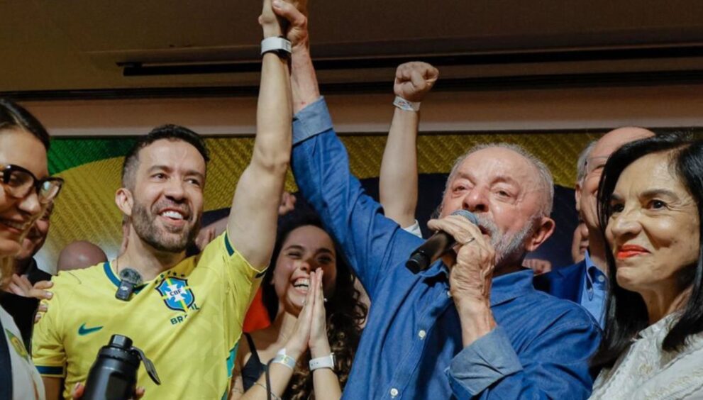 lula-avanca-sobre-flavio-bolsonaro-em-96,7%-dos-municipios-no-2o-turno