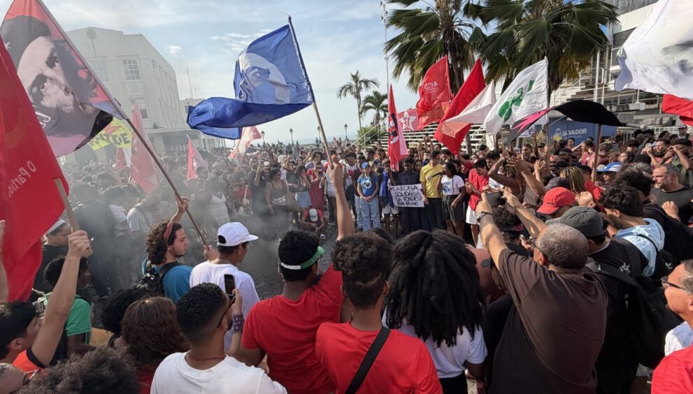 estudantes-protestam-contra-bruno-reis-apos-crise-no-transporte-em-salvador-nas-eleicoes