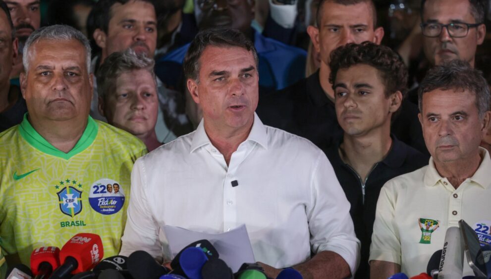 pf-apura-possivel-fuga-de-flavio-bolsonaro-do-brasil-rumo-aos-eua